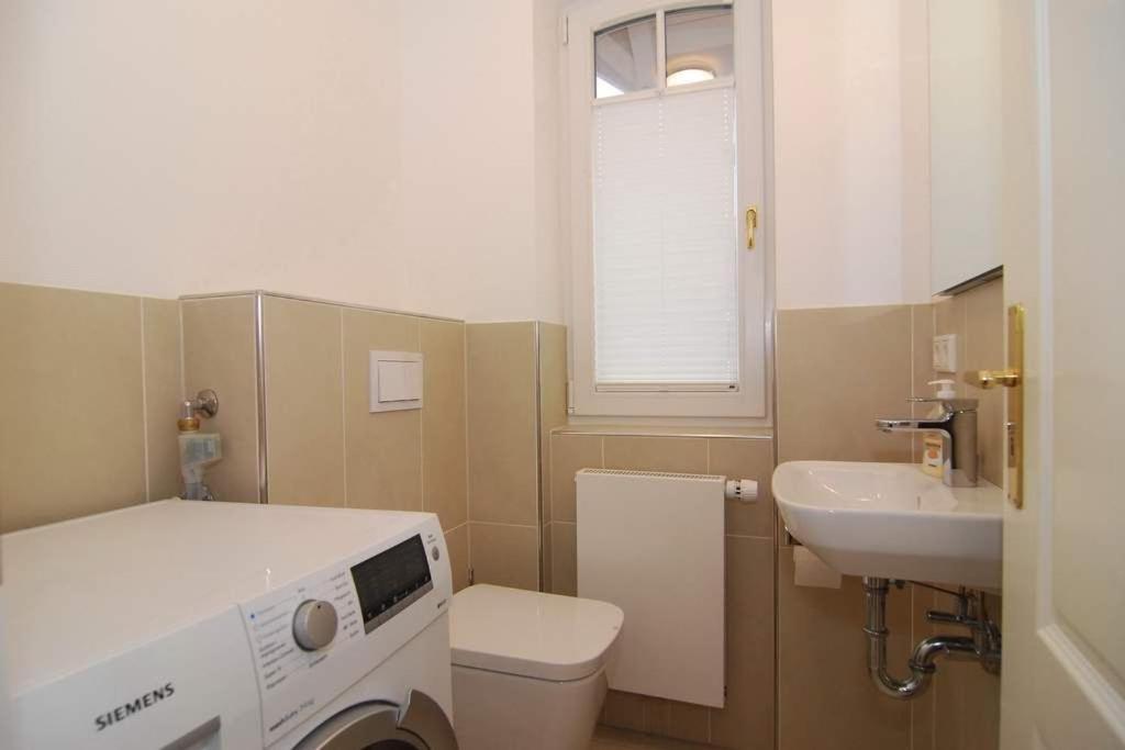 Elisabethstrasse 18, Whg 4 Apartment *
